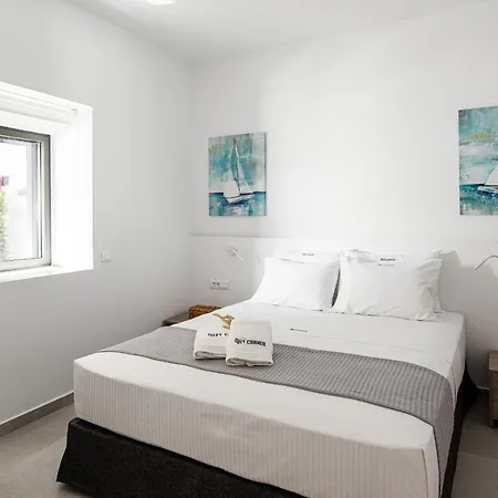 Cozy Corner Luxury Apartment